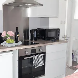 Vion - King Suites Apartment