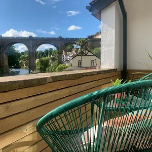 https://hideaway-knaresborough.yorkshirehotels.net