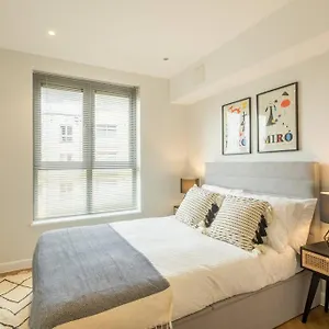 https://executive-2br-apartment-next-to-station-parking.cambridgehotelsuk.com